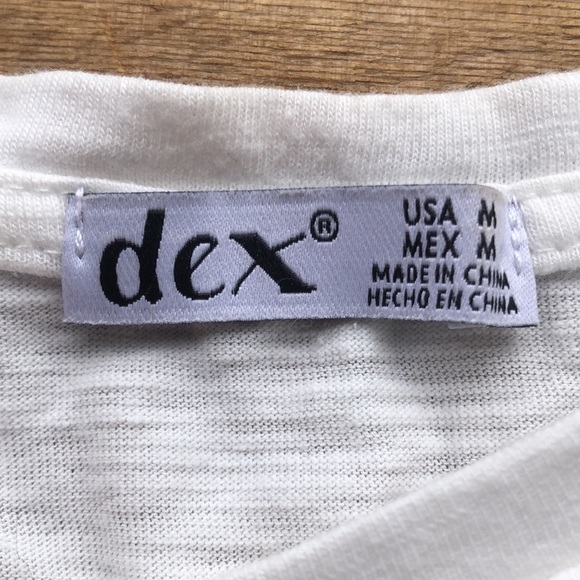 Comfy white top with ruffle sleeves - Picture 2 of 3